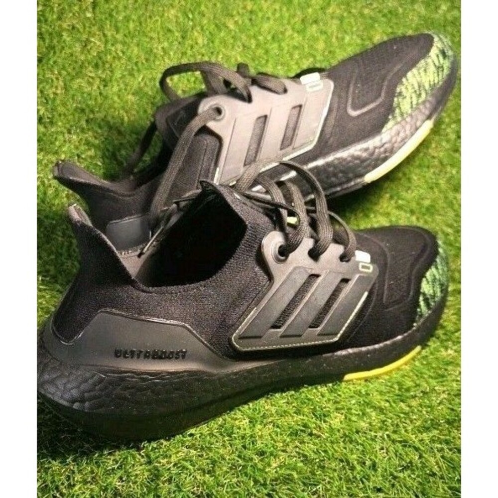 Adidas Ultraboost 22 Black Solar Men's Running Shoes Size 12